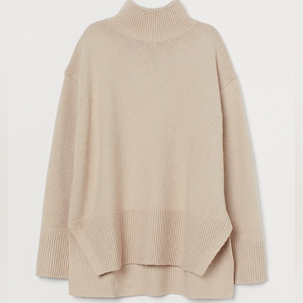 H&M • Beige Knit Sweater